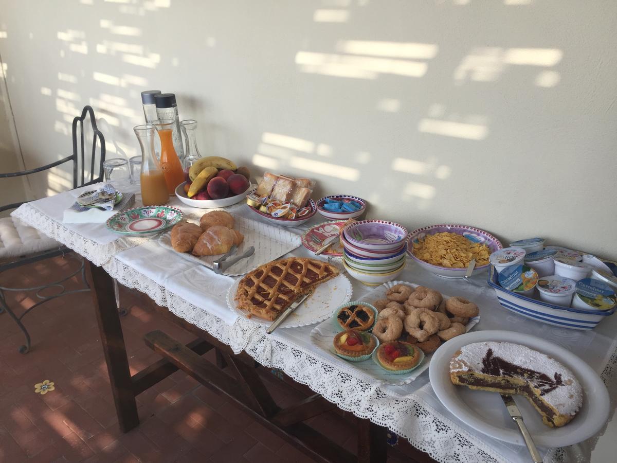 Nel Sole Di Daniel Bed and Breakfast San Felice Circeo Buitenkant foto